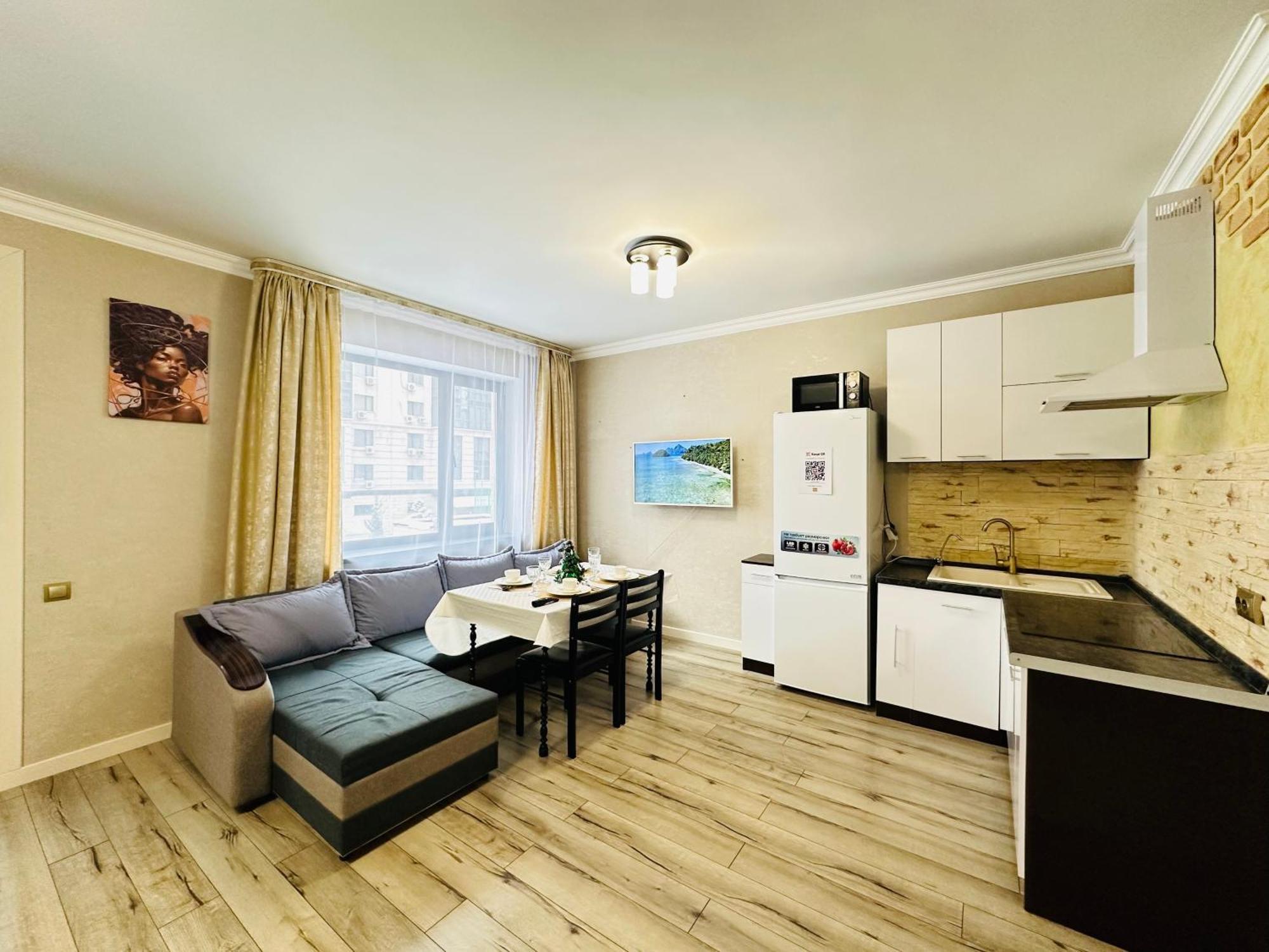 Vostochnyi Park Apartament In The Center Of Almatyアパートメント エクステリア 写真