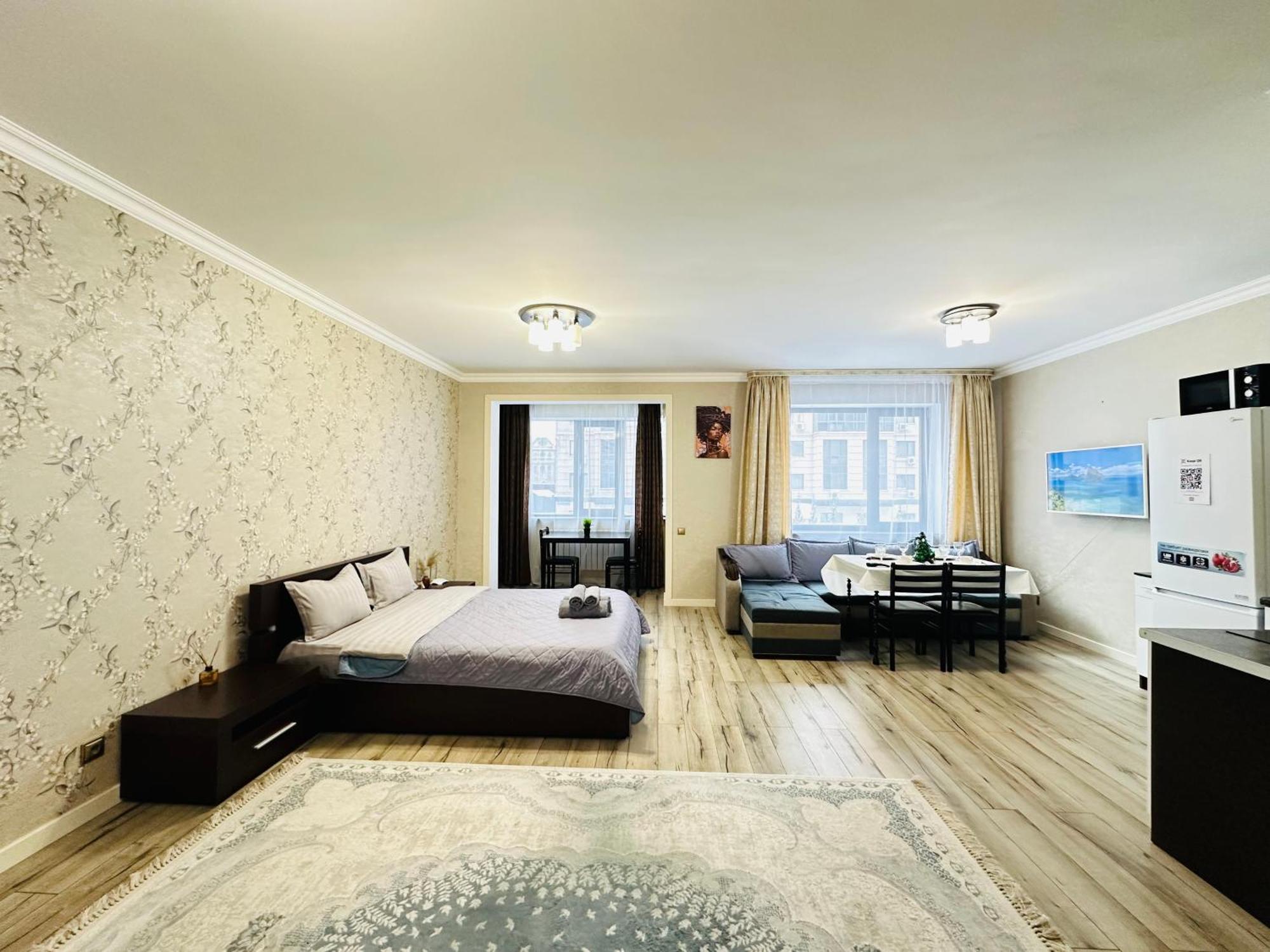 Vostochnyi Park Apartament In The Center Of Almatyアパートメント エクステリア 写真