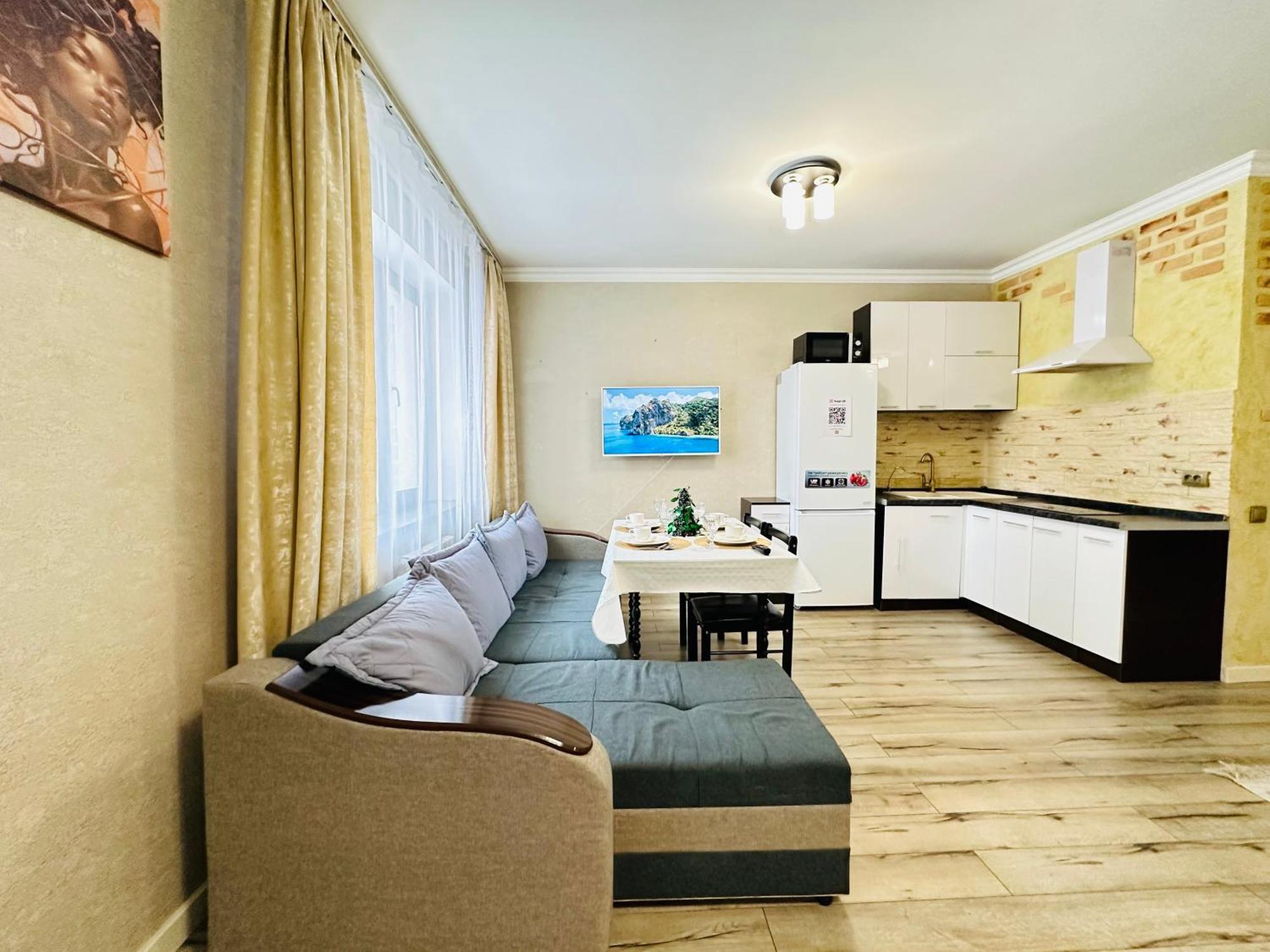 Vostochnyi Park Apartament In The Center Of Almatyアパートメント エクステリア 写真