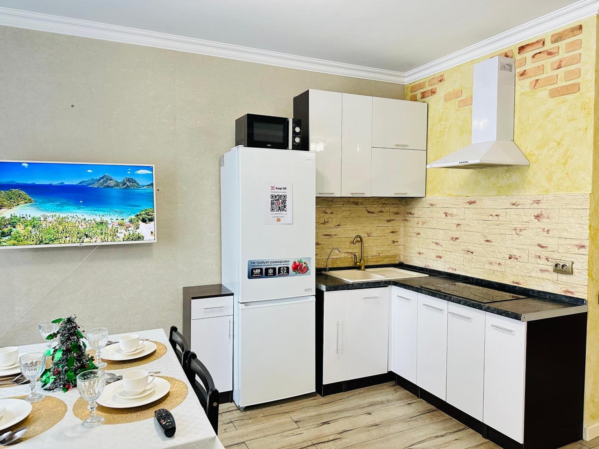 Vostochnyi Park Apartament In The Center Of Almatyアパートメント エクステリア 写真