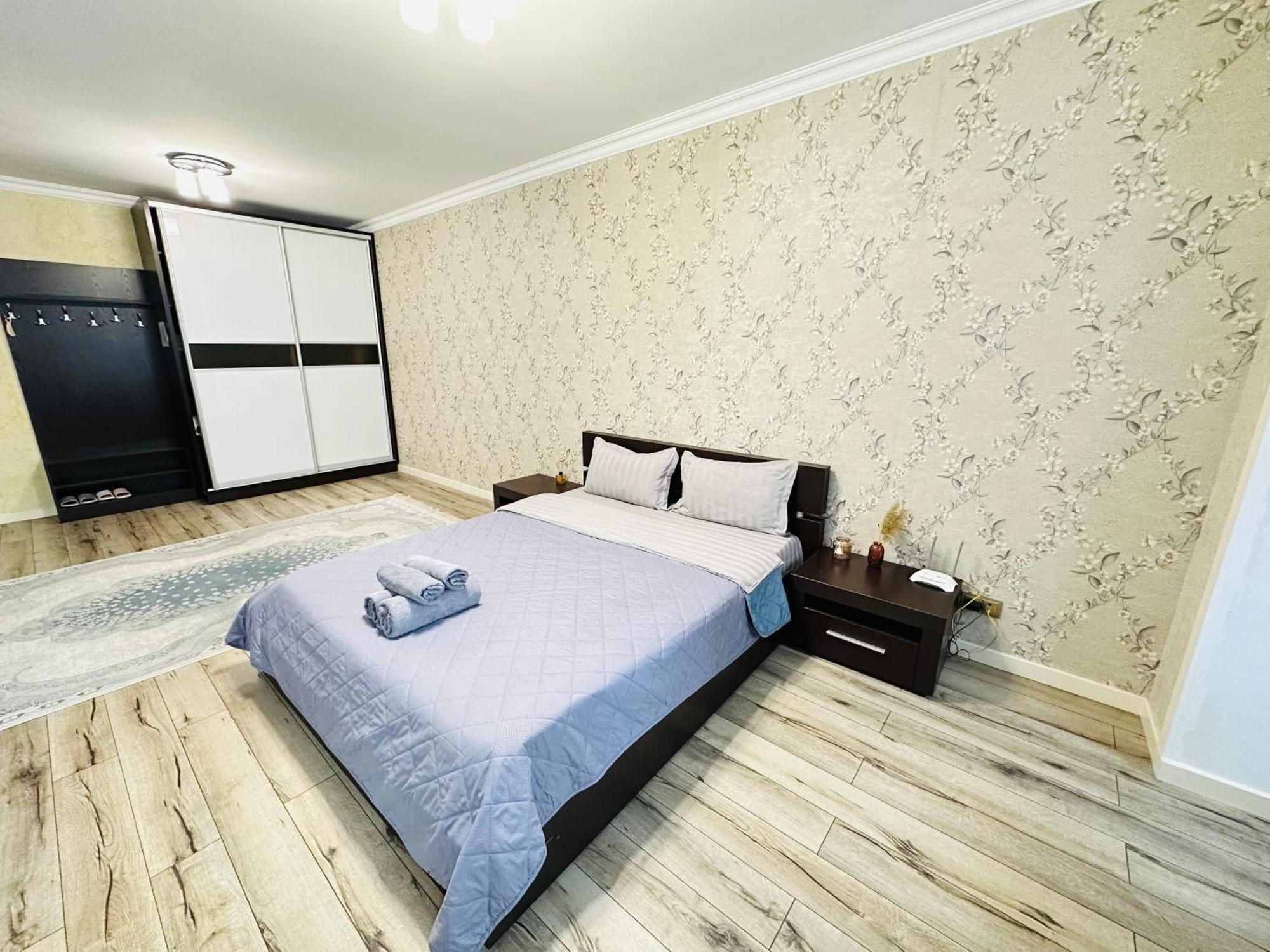 Vostochnyi Park Apartament In The Center Of Almatyアパートメント エクステリア 写真